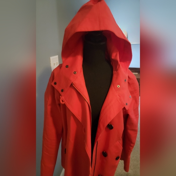 Loft Rain Jacket - Picture 2 of 5